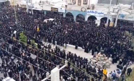 Okul katliamı sonrası İran ayağa kalktı: 168 kız çocuğunun cenaze töreni için milyonlar toplandı 4